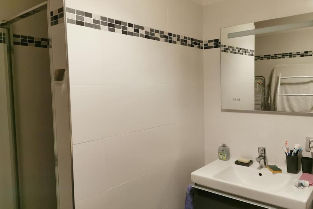 Eiffel Seightseing Apartment Paris Bagian luar foto