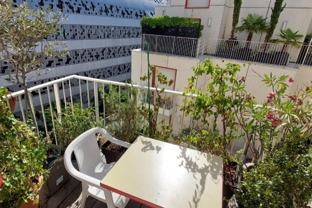 Eiffel Seightseing Apartment Paris Bagian luar foto